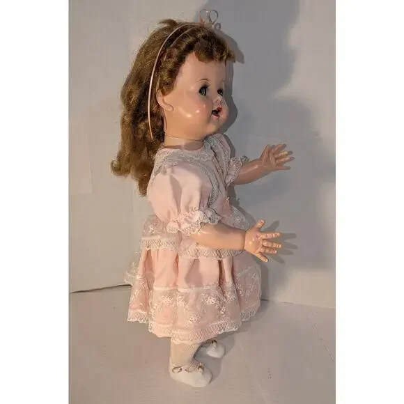 Vintage 1950's 22" Ideal Saucy Walker Doll - Picture 3 of 9